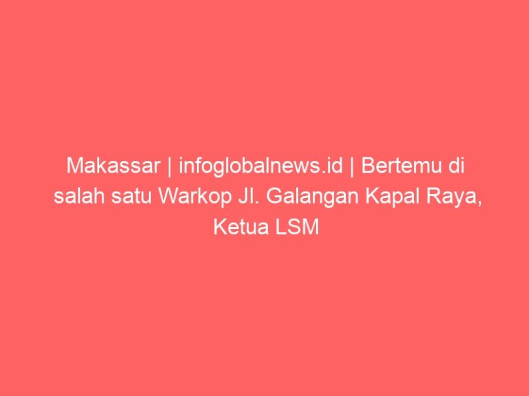 Makassar | infoglobalnews.id | Bertemu di salah satu Warkop Jl. Galangan Kapal Raya, Ketua LSM PERAK Indonesia, Adiarsa MJ, SE, SH, MH dan Kepala SMA Al Muttaqien, Muhammad Rais Samad membahas beberapa poin yang wajib dievaluasi pemangku kepentingan dalam bidang pendidikan baik Gubernur, Walikota, Bupati dan Kepala Dinasnya. Rais Samad mengatakan, sebagai salah satu Kepala Sekolah swasta sekaligus pemerhati pendidikan tentunya sangat prihatin dengan kondisi pendidikan di Sulawesi Selatan. “Sekolah swasta di luar yang punya funding besar sangat memprihatikan dan jauh dari perhatian pemerintah. Baik dari segi bantuan stimulan maupun pada saat PPDB,” ungkapnya saat diwawancarai, Kamis (2/1/25). Ia juga menyampaikan, jika suara sekolah swasta tidak dipedulikan dan seakan secara massif untuk dimatikan melalui kebijakan dari Disdik Provinsi maupun kota. “Bayangkan tiap PPDB sudah menambah waktu penerimaan ditambah lagi kelasnya. Terus sekolah kami dapat apa,” beber pria yang juga sebagai Dewan Penasehat MKKS SMA Swasta se-Kota Makassar ini. Pria yang juga akrab disapa Abah Rais ini juga meminta Pemerintah dalam hal ini Gubernur Sulsel dan Walikota Makassar turun tangan melihat persoalan ini. “Kalau begini terus tentunya akan terjadi kesenjangan memprihatinkan antara sekolah negeri dan swasta. Dan imbasnya sekolah yang tidak mampu bertahan akan tutup,” tambahnya. Sementara itu, Ketua LSM PERAK, Adiarsa juga menyayangkan kebijakan pemerintah lewat Disdik malah ditengarai sebagai perusak sistem pendidikan khususnya di Sulsel. “Selain proses PPDB yang tidak fair tentunya kita bisa lihat gerakan tambahan yang dilakukan Disdik Sulsel maupun Disdik Kota,” ucap Adiarsa. Lanjut Adiarsa, kami melihat beberapa tahun terakhir ini juknis selalu dilanggar, Disdik seenaknya menambah kuota dengan dalih pemenuhan kuota padahal sudah tambah kelas untuk tingkat SMA. “Bahkan lebih parahnya lagi di tingkat SMP, ada 1.600 siswa yang tidak terdaftar di dapodik tahun 2024 alias siswa gantung. Ini semua karena sekolah menerima secara bar-bar dengan dalih semua anak harus sekolah,” jelasnya. Lebih jauh Adiarsa mengungkapkan, jika banyak oknum-oknum yang ikut merusak tatanan pendidikan. “Hasil investigasi kami di lapangan jelas oknum dewan maupun Pemkot terkesan memaksakan orang-orangnya untuk diterima. Begitupun di tingkat Provinsi, boleh ditanya langsung para Kepseknya,” ucap pria yang juga berprofesi sebagai Pengacara ini. Jadi menurutnya, persoalan pendidikan maupun PPDB masyarakat sudah kehilangan kepercayaan dan anggaran untuk PPDB tiap tahunnya habis percuma. “Ngapain ada PPDB pakai bajet APBD kalau semuanya bisa disetting kan pemborosan anggaran,” terangnya lagi. Ia juga ikut prihatin dengan kondisi sekolah swasta yang setiap tahunnya mengalami ketidak Adilan dari kebijakan Dinas Pendidikan. “Jika meragukan kualitas dan kuantitas sekolah swasta yah beri mereka perhatian kepedulian dan bantuan stimulan bukan malah menambahkan beban dengan tidak memberikan asas keadilan pada saat PPDB sehingga ada bahkan sekolah tidak mempunyai murid yang mendaftar sama sekali karena sudah diborong sekolah negeri,” tambah Adiarsa. Adiarsa juga mengatakan, jika sekolah swasta semakin terpuruk lagi selain siswa penerima PIP yang sangat sedikit, para PPPK yang baru terangkat juga tentunya tidak mengajar lagi di sekolah swasta. “Persoalan tenaga SDM yang terangkat sebagai PPPK juga akan memberikan masalah baru dan tentunya berimbas ke sekolah swasta lagi,” pungkasnya. Iapun mendesak Gubernur Sulsel dan Walikota Makassar segera mengevaluasi sistem dan pelaksanaan pendidikan di Sulawesi Selatan. Dimana PPDB tahun 2024 dianggap sebagai PPDB paling buruk dalam beberapa tahun terakhir. *Perak* Editor : *Muhammad Ichiro Zaki Ramadan*