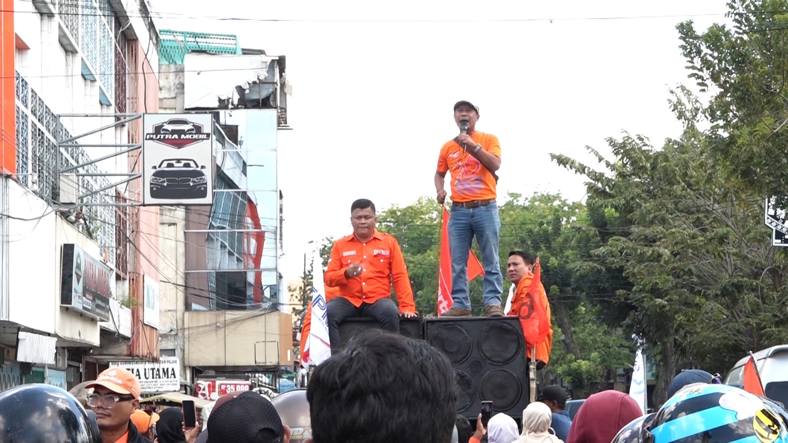 Peringatan May Day 2025, Partai Buruh Sumut Sampaikan Unjuk Rasa Ke Kantor Gubernur