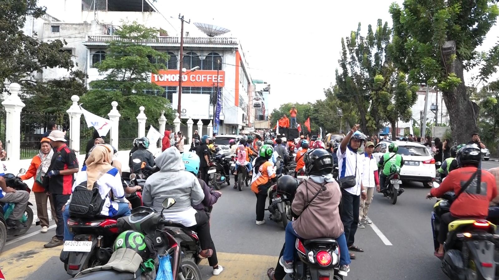 Peringatan May Day 2025, Partai Buruh Sumut Sampaikan Unjuk Rasa Ke Kantor Gubernur