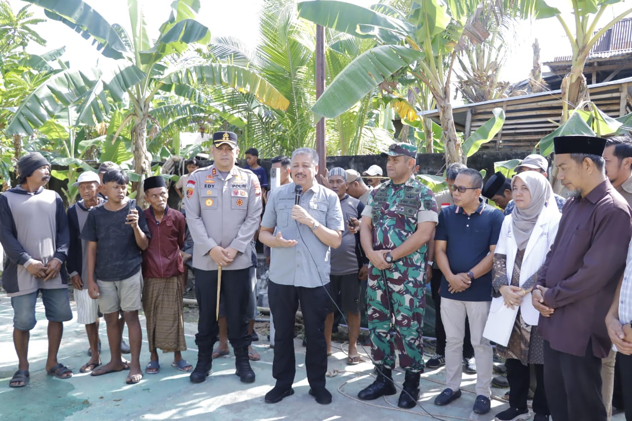 Forkopimda Pinrang Pantau Penyembelihan Hewan Qurban Bantuan Presiden RI di Mattiro Sompe