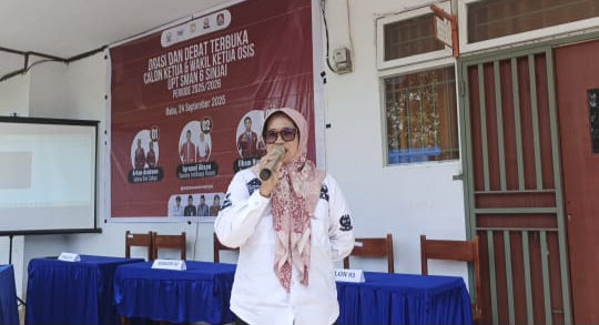 Orasi dan debat sukses digelar. Siswa antusias menyimak visi-misi.