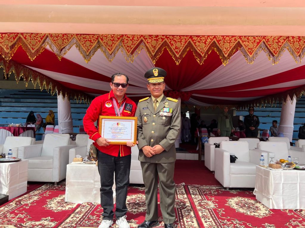 Perdana berdiri, Kodam XX/Tuanku Imam Bonjol Berikan Penghargaan Kepada PT. Media Anna Nusantara
