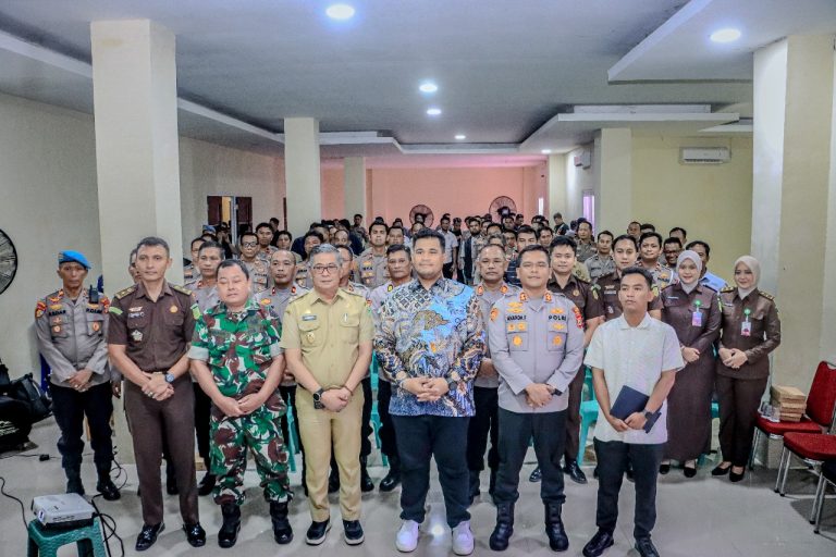 Kapolres Barru dan Jajarannya Menyambut Kunjungan Kerja Anggota Komisi III DPR RI Andi Amar Ma’Ruf Sulaiman