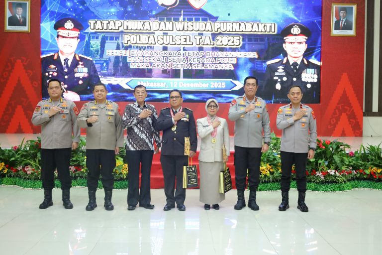Polda Sulsel Apresiasi Pengabdian 73 Wisudawan dalam Tatap Muka Punawirawan, Wredatama dan Wisuda Purnabakti T.A. 2025