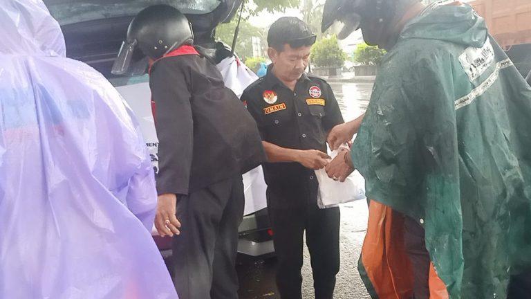 LSM PERAK Maros Gelar Bukber Dan Bagikan Takjil di Beberapa Kabupaten/Kota