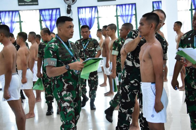Pangdam XXIII/Palaka Wira Pimpin Sidang Pantukhir Calon Bintara PK TNI AD Gelombang II TA 2026