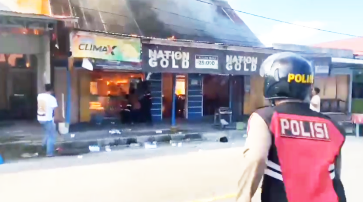 Kebakaran Hanguskan Dua Rumah Dan Satu Warung di Toboli