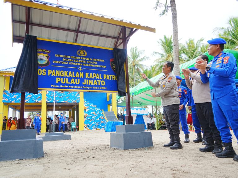 Kapolda Sulsel Resmikan Pos Pangkalan Kapal Patroli Polairud di Pulau Jinato Kab. Kepulauan Selayar