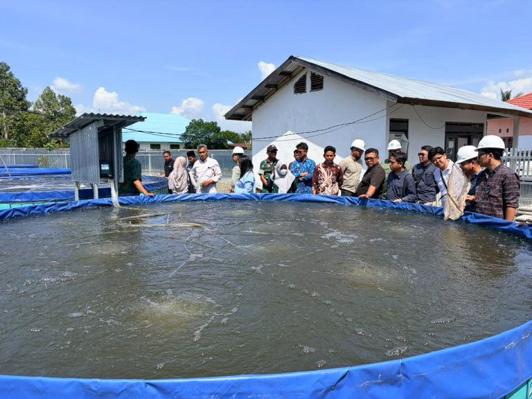 Astra Agro Lestari melalui PT Mamuang Perkuat Pemberdayaan Warga Lewat Budidaya Ikan Bioflok