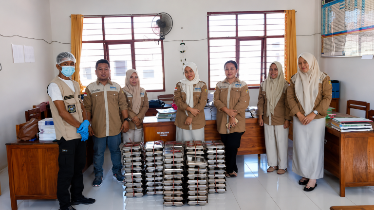 MBG Hadir di SMK Nurul Mukminin, SPPG Mamuju Kalukku Kabuloang Dukung Pemenuhan Gizi Peserta Didik