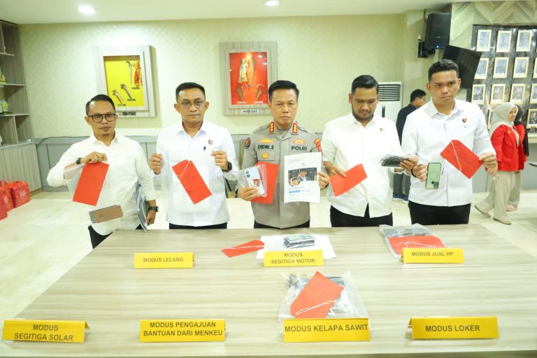 Konferensi Pers Polda Sulsel Ungkap 11 Modus Tindak Pidana Siber, 22 Tersangka Diamankan