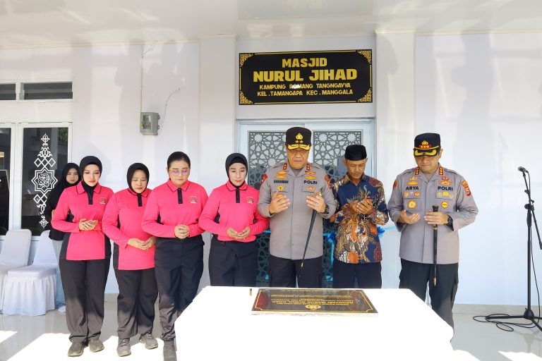 Kapolda Sulsel Resmikan Sumur Bor Air Bersih, Bantu Masyarakat Romang Tangangayya Atasi Keterbatasan Air