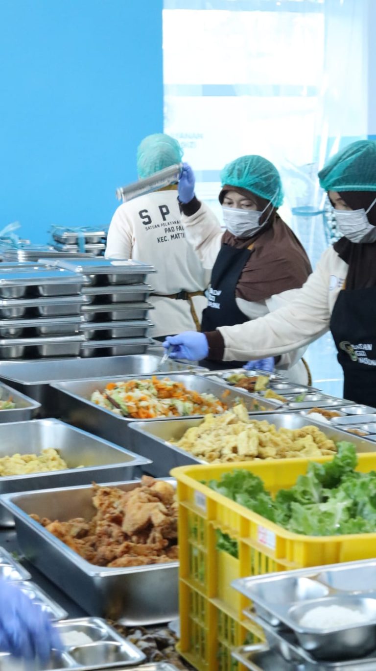 Melihat Aktivitas Dapur SPPG Padaidi Pinrang, Ribuan Porsi Makanan Disiapkan Setiap Produksi