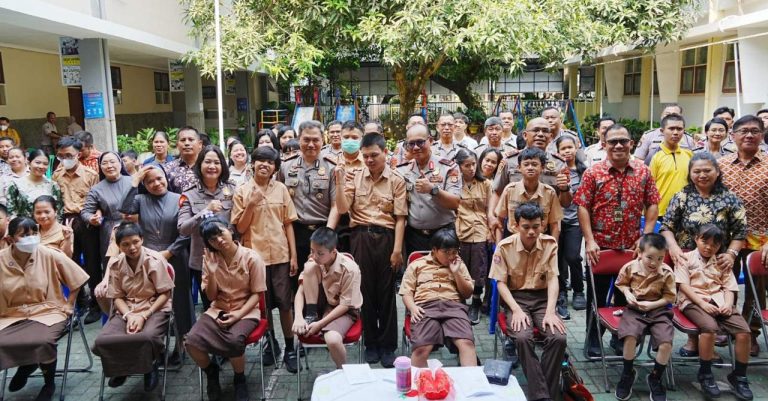 Polda Sulsel Gelar Ibadah Oikumene Bersama Anak-Anak SLB Rajawali Makassar, Wujudkan Kepedulian dan Pelayanan Kasih Polri